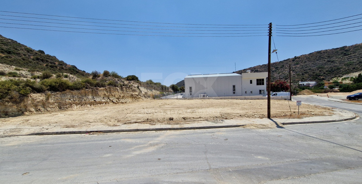 Prime 746 m² Industrial Plot for Rent in  Palodia