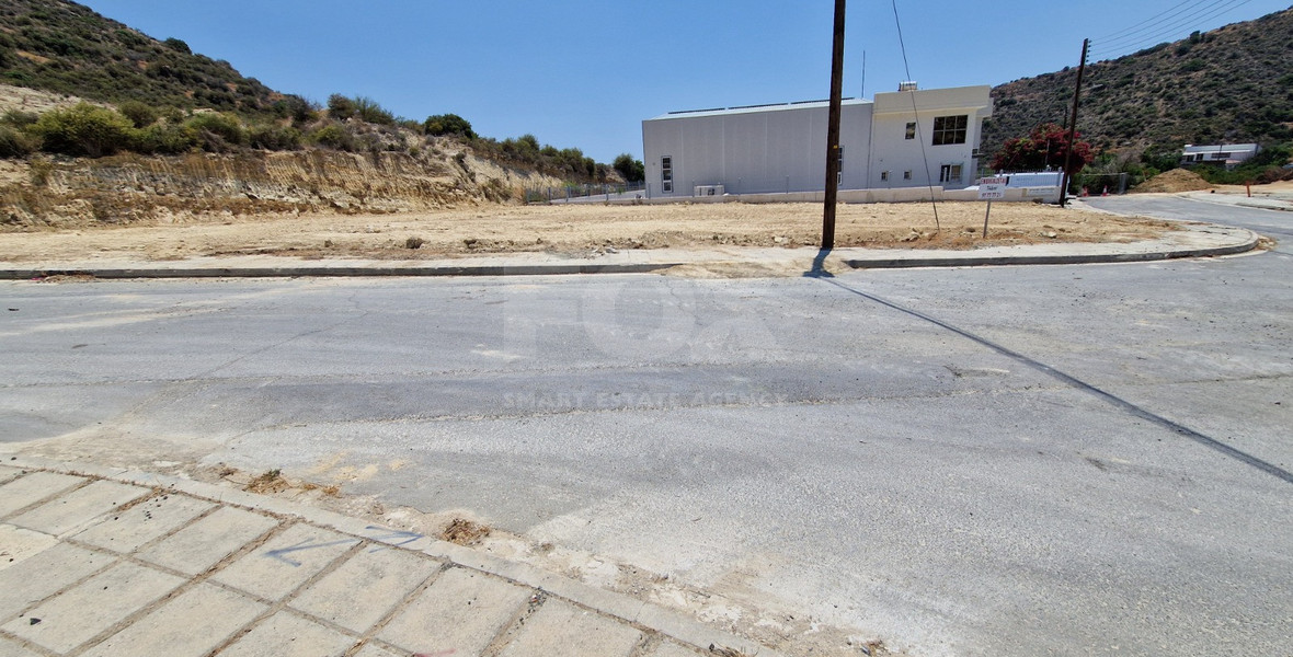 Prime 746 m² Industrial Plot for Rent in  Palodia