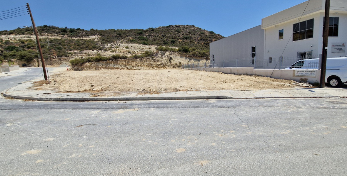 Prime 746 m² Industrial Plot for Rent in  Palodia