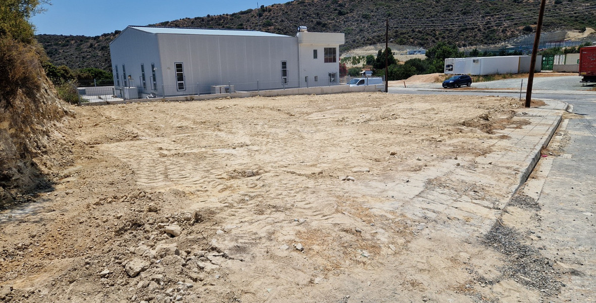 Prime 746 m² Industrial Plot for Rent in  Palodia