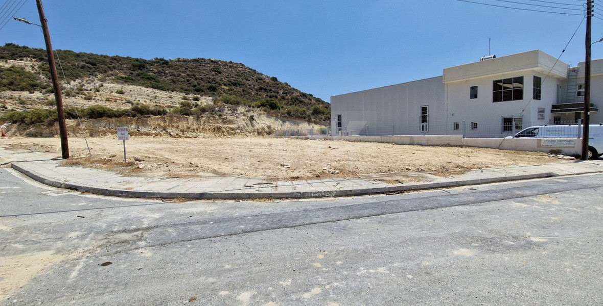 Prime 746 m² Industrial Plot for Rent in  Palodia