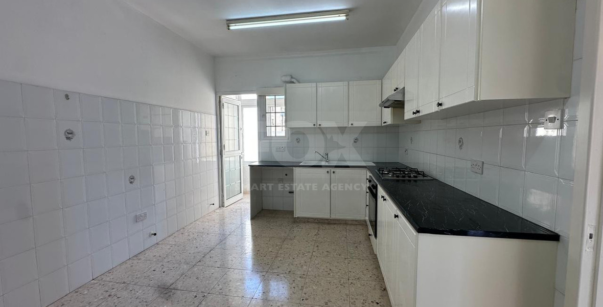 Three-Bedroom Apartment for Rent in Mesa Geitonia