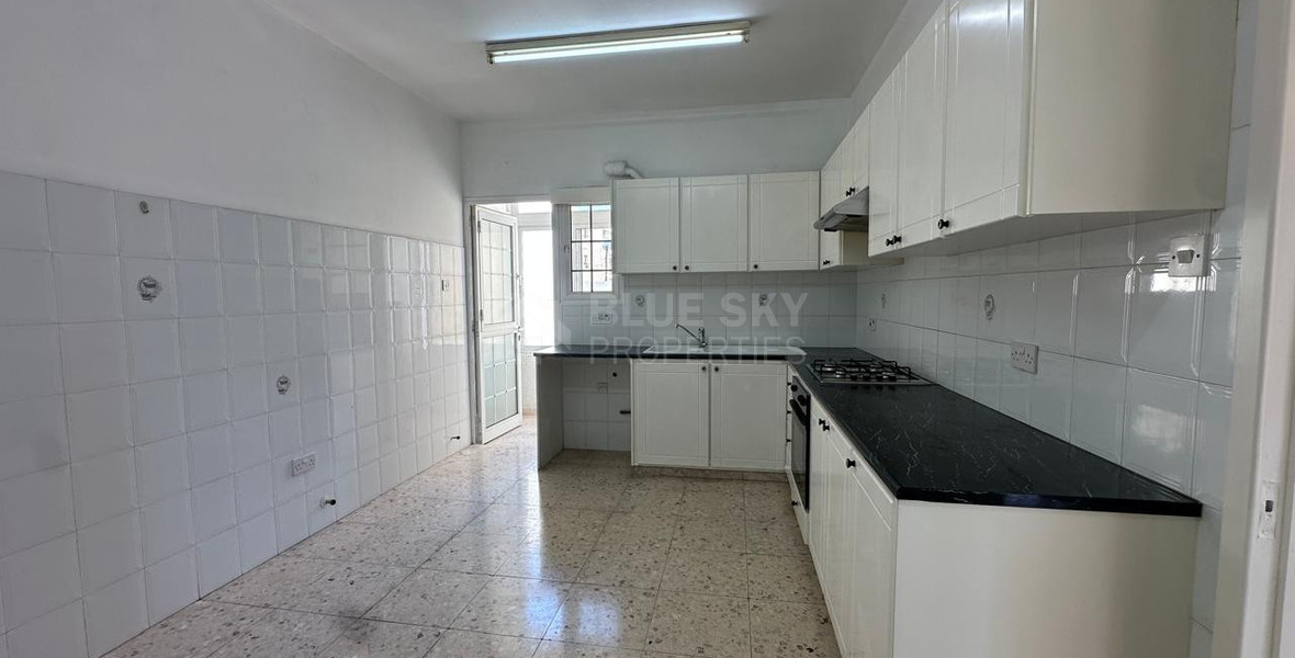 Three-Bedroom Apartment for Rent in Mesa Geitonia