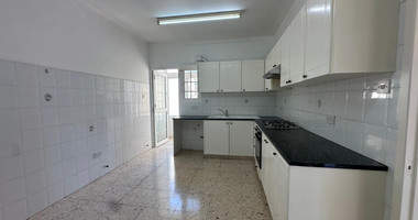 Three-Bedroom Apartment for Rent in Mesa Geitonia