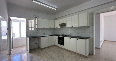 Three-Bedroom Apartment for Rent in Mesa Geitonia