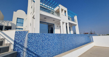 Luxury Four-Bedroom Semi-Detached Villa with Panoramic Sea Views, in Chloraka for sale