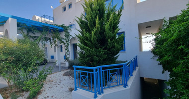 Luxury Four-Bedroom Semi-Detached Villa with Panoramic Sea Views, in Chloraka for sale