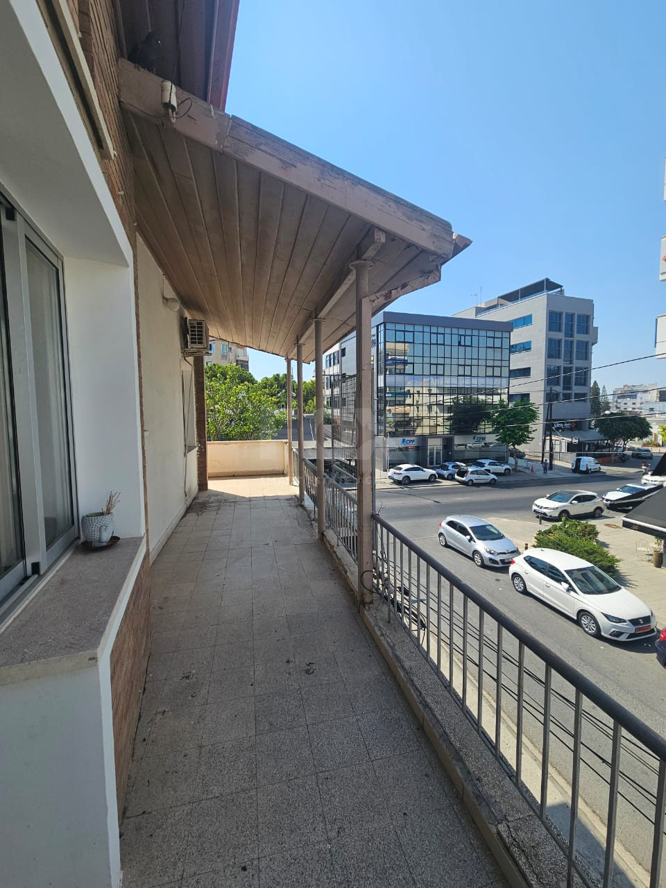 Furnished Corner Office with Large Veranda – Apostoloi Petrou & Pavlou, Limassol