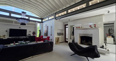 Luxury Fully Renovated House for Rent in the Town Centre