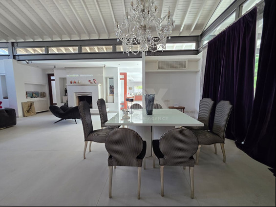 Luxury Fully Renovated House for Rent in the Town Centre