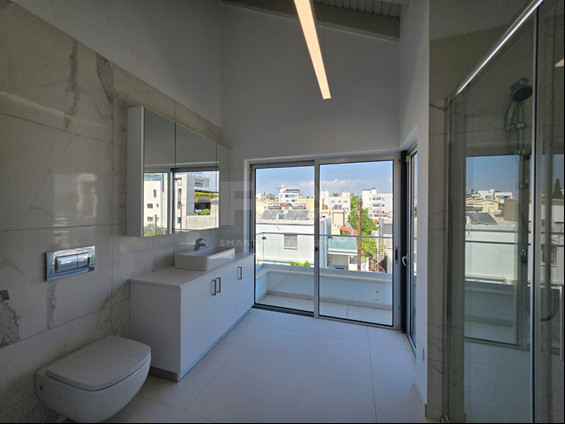 Luxury Fully Renovated House for Rent in the Town Centre