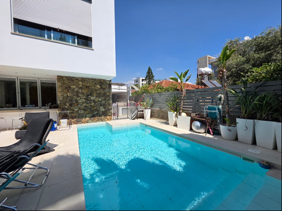 Luxury Fully Renovated House for Rent in the Town Centre