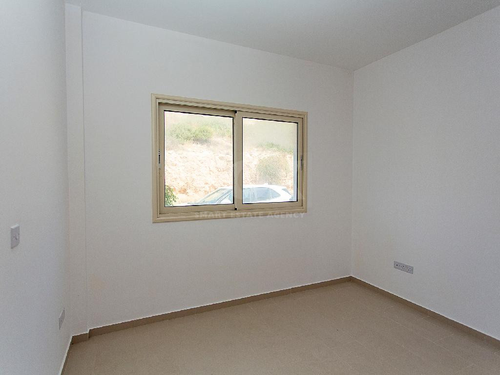 One-Bedroom Apartment for Sale in Peyia, Paphos | Communal Pool