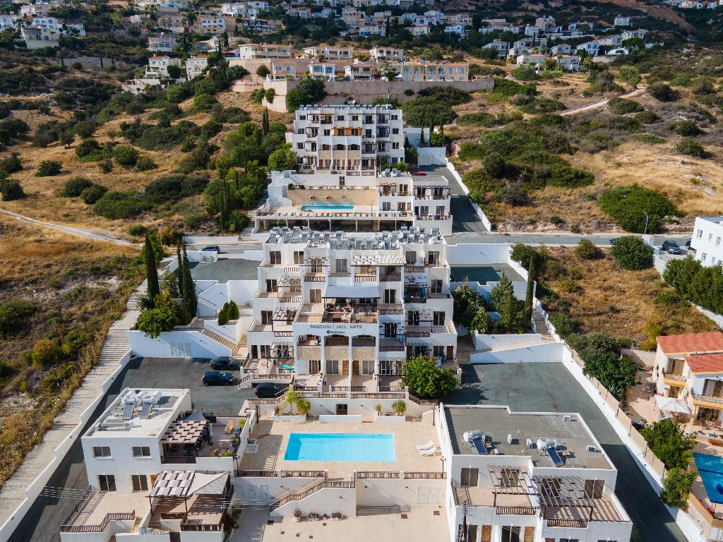 One-Bedroom Apartment for Sale in Peyia, Paphos | Communal Pool