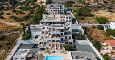 One-Bedroom Apartment for Sale in Peyia, Paphos | Communal Pool