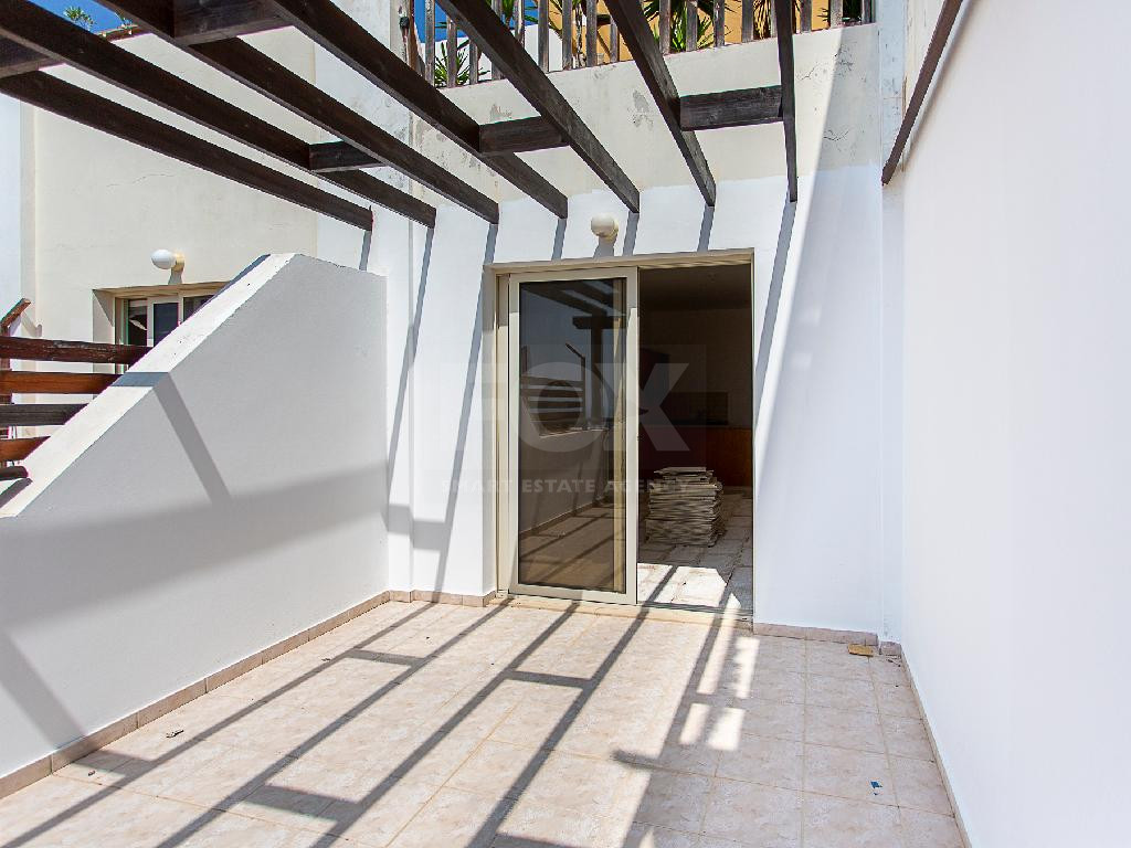 One-Bedroom Apartment for Sale in Peyia, Paphos | Communal Pool