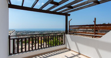 One-Bedroom Apartment for Sale in Peyia, Paphos | Communal Pool