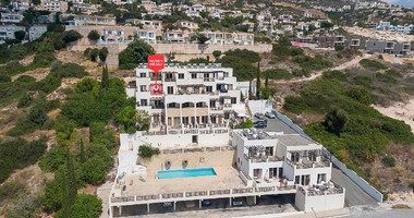 One-Bedroom Apartment for Sale in Peyia, Paphos | Communal Pool