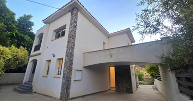 Luxury 5+1 Bedroom Detached Villa with Private Pool for Rent in Agios Tychonas, Limassol