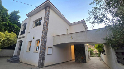 Luxury 5+1 Bedroom Detached Villa with Private Pool for Rent in Agios Tychonas, Limassol