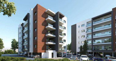 Bright 2-Bedroom Apartment with Two Covered Verandas