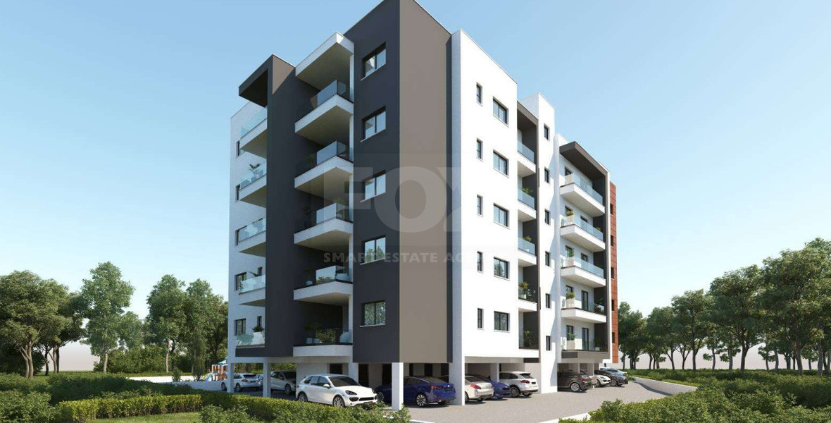 Bright 2-Bedroom Apartment with Two Covered Verandas