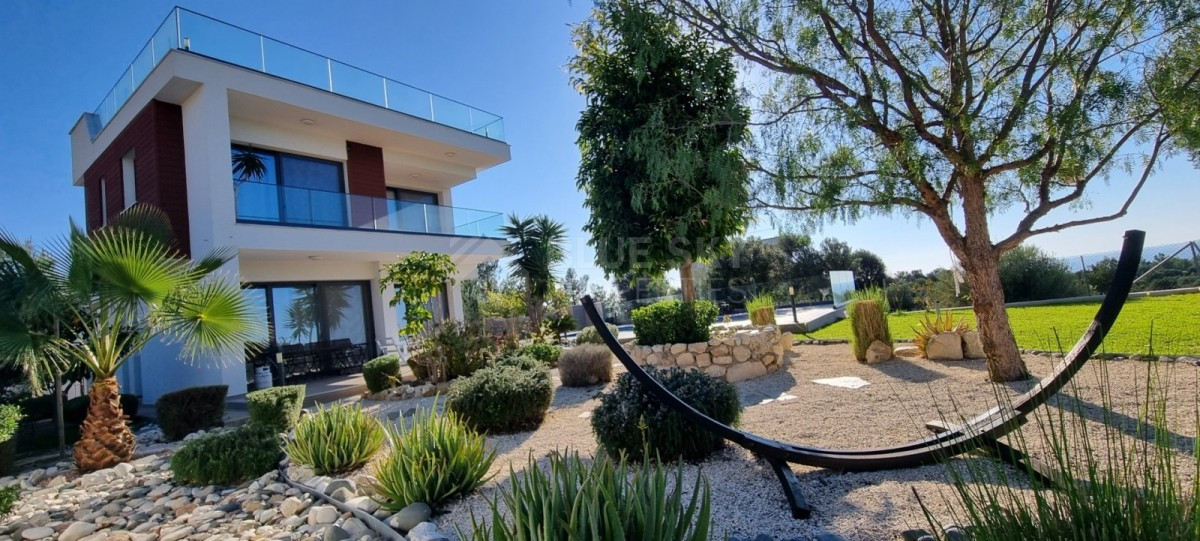 Two bedroom luxury villa in Veus Rock area , in Kouklia, for sale
