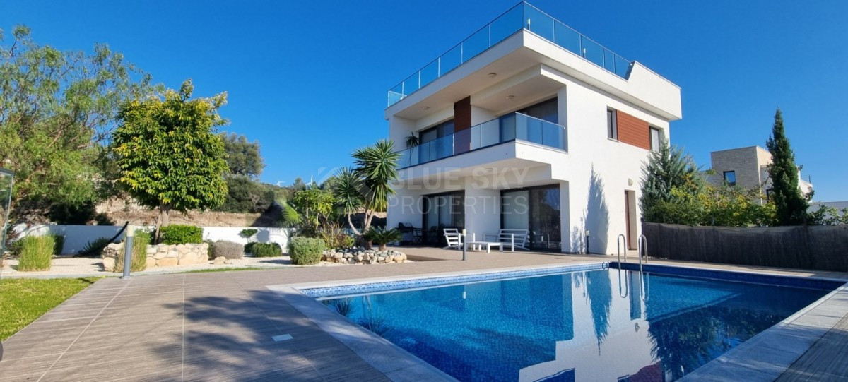 Two bedroom luxury villa in Veus Rock area , in Kouklia, for sale
