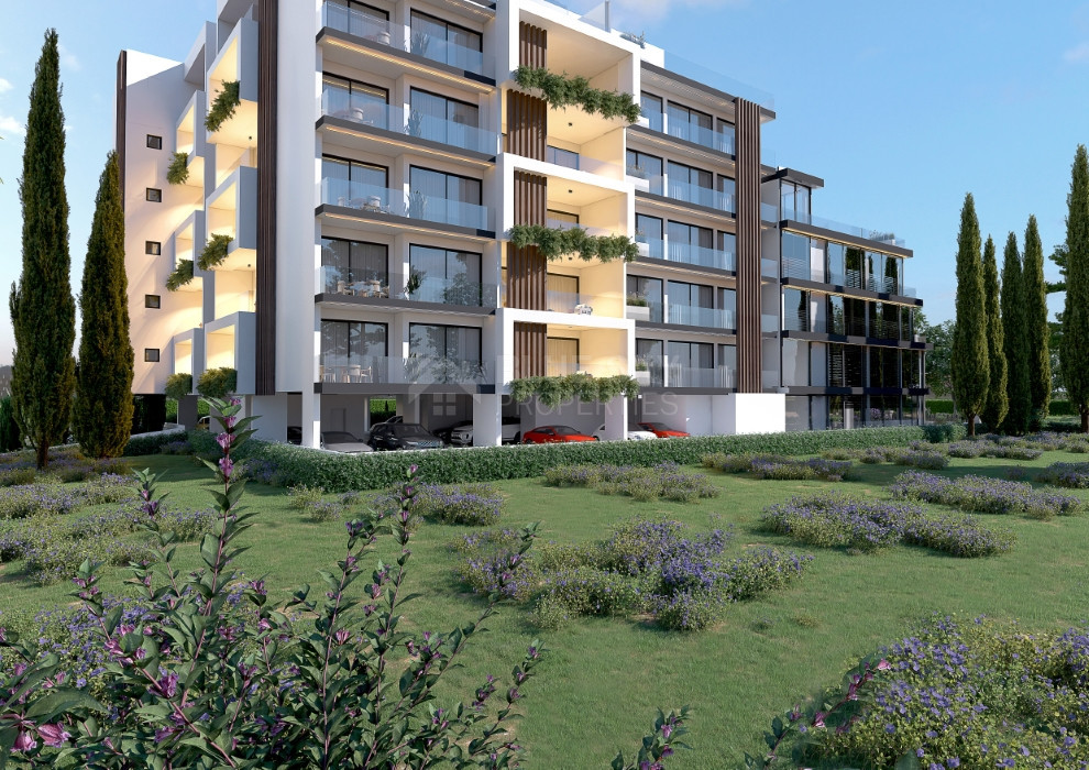 Two bedroom apartment on third floor in Paphos Center for sale
