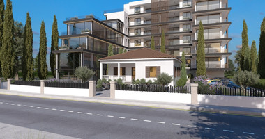 Two bedroom apartment on third floor in Paphos Center for sale