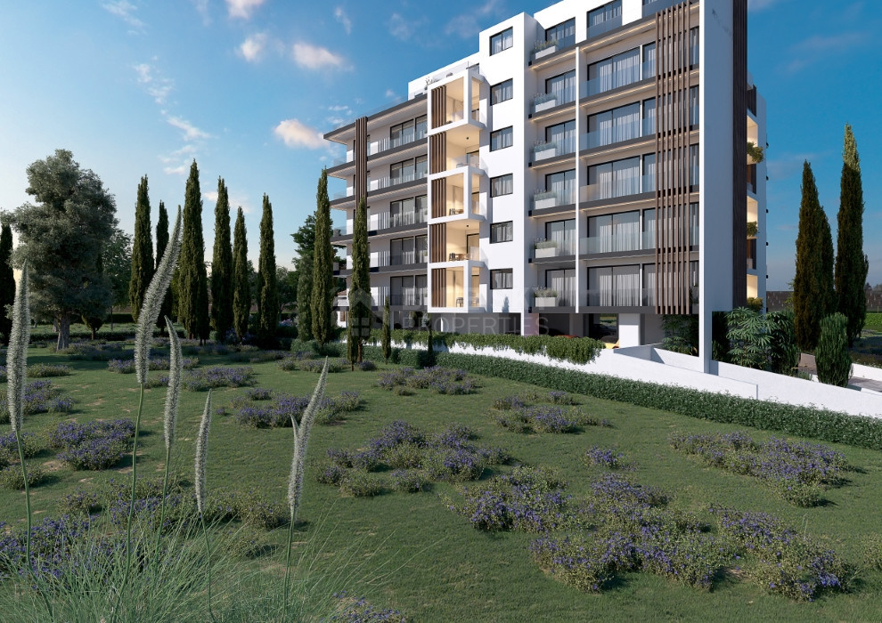 Two bedroom apartment on third floor in Paphos Center for sale