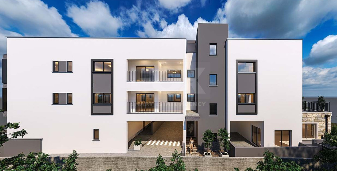 Spacious 3-Bedroom Ground-Floor Residence with Large Outdoor Area