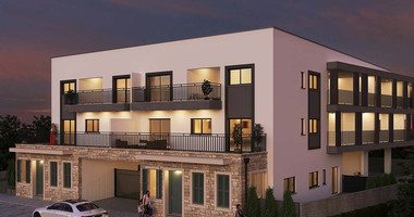 Spacious 3-Bedroom Ground-Floor Residence with Large Outdoor Area