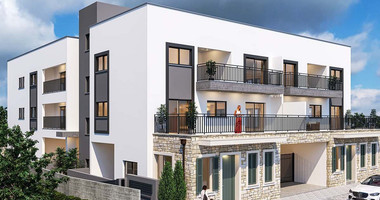 Spacious 3-Bedroom Ground-Floor Residence with Large Outdoor Area