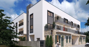 Spacious Ground-Floor 2-Bedroom Apartment with Exceptional Outdoor Space