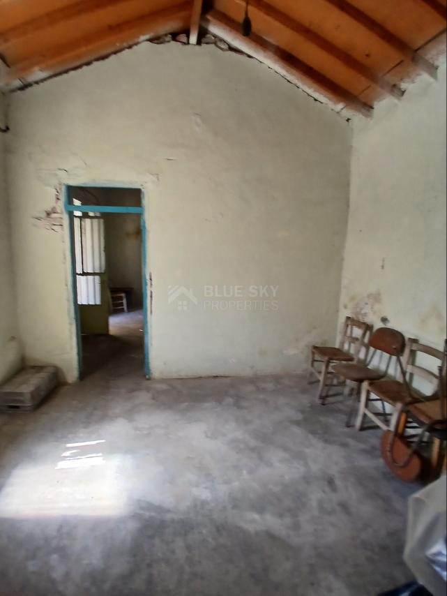 For Sale House with 3 Bedrooms and Country View in Agros