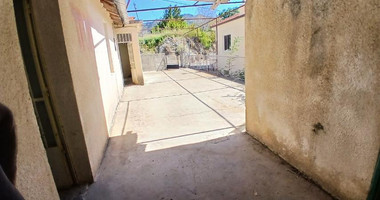 For Sale House with 3 Bedrooms and Country View in Agros