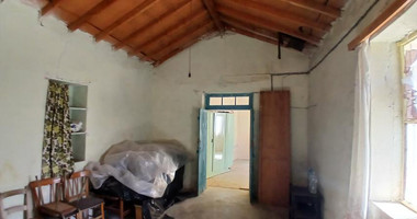 For Sale House with 3 Bedrooms and Country View in Agros