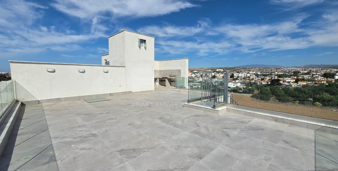 Brand new Two bedroom penthouse with Roof Garden for rent in Kato Polemidia
