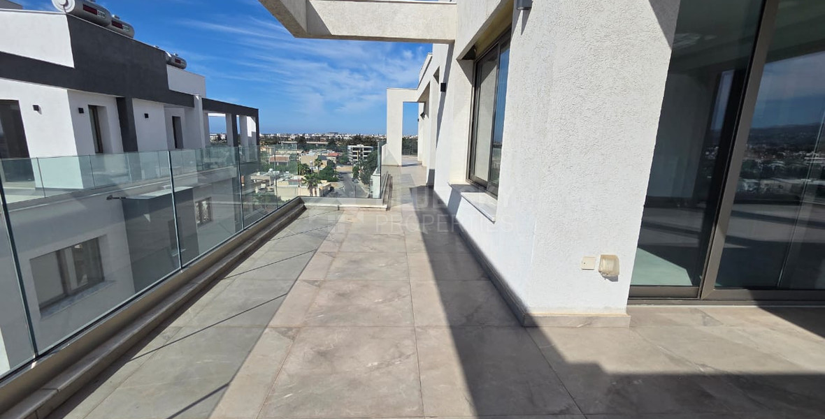 Brand new Two bedroom penthouse with Roof Garden for rent in Kato Polemidia