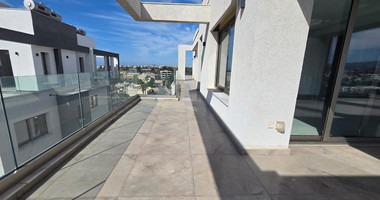 Brand new Two bedroom penthouse with Roof Garden for rent in Kato Polemidia