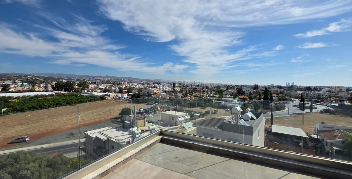 Brand new Two bedroom penthouse with Roof Garden for rent in Kato Polemidia