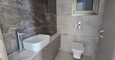 Brand new Two bedroom penthouse with Roof Garden for rent in Kato Polemidia