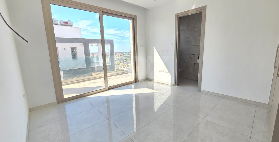 Brand new Two bedroom penthouse with Roof Garden for rent in Kato Polemidia