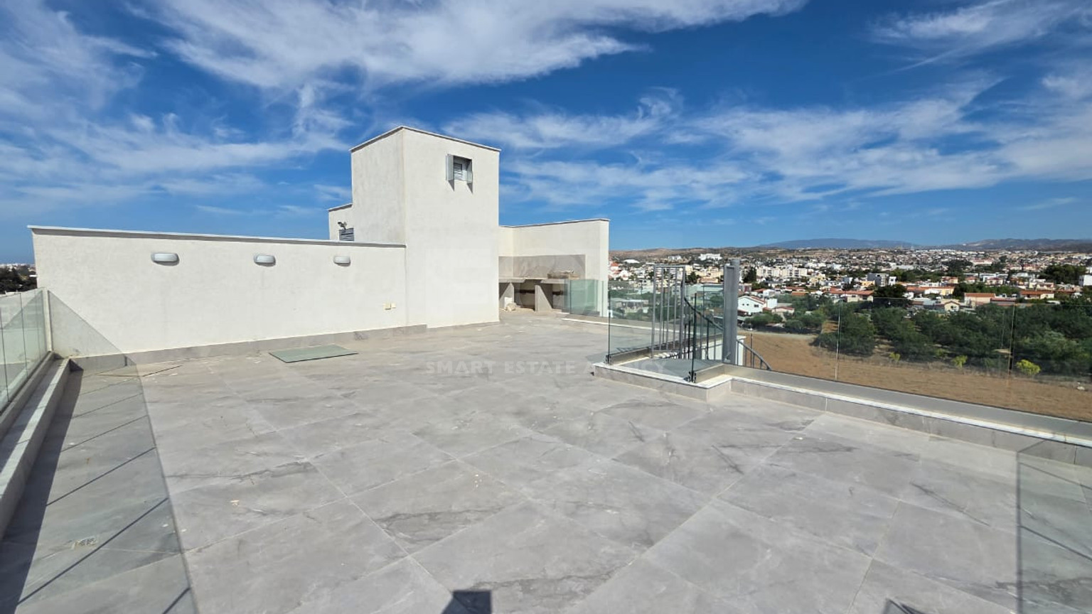 Brand new Two bedroom penthouse with Roof Garden for rent in Kato Polemidia