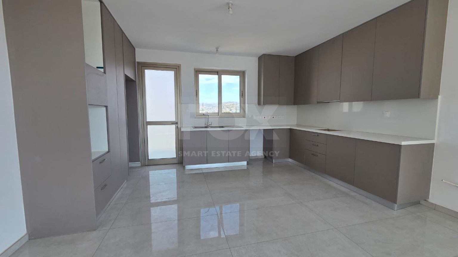 Brand new Two bedroom penthouse with Roof Garden for rent in Kato Polemidia