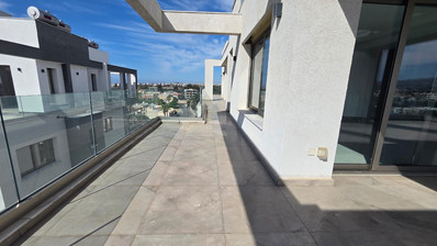 Brand new Two bedroom penthouse with Roof Garden for rent in Kato Polemidia