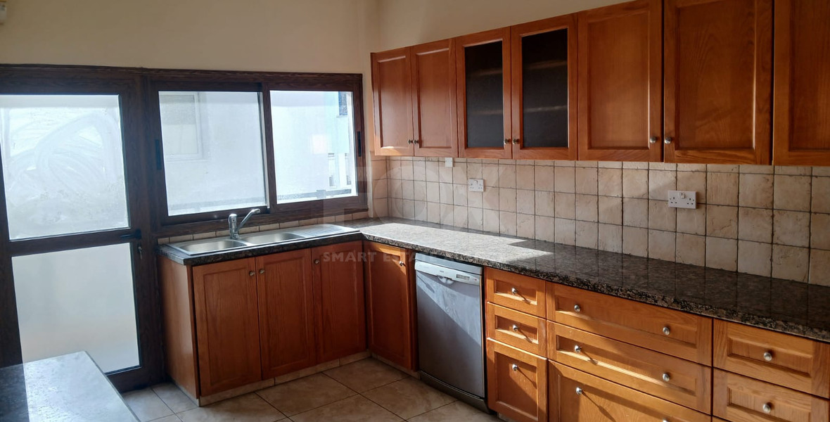 For rent three bedroom apartment in the center of Paphos
