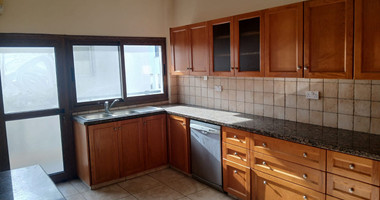 For rent three bedroom apartment in the center of Paphos