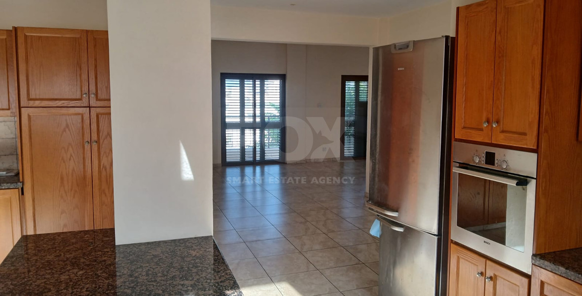 For rent three bedroom apartment in the center of Paphos